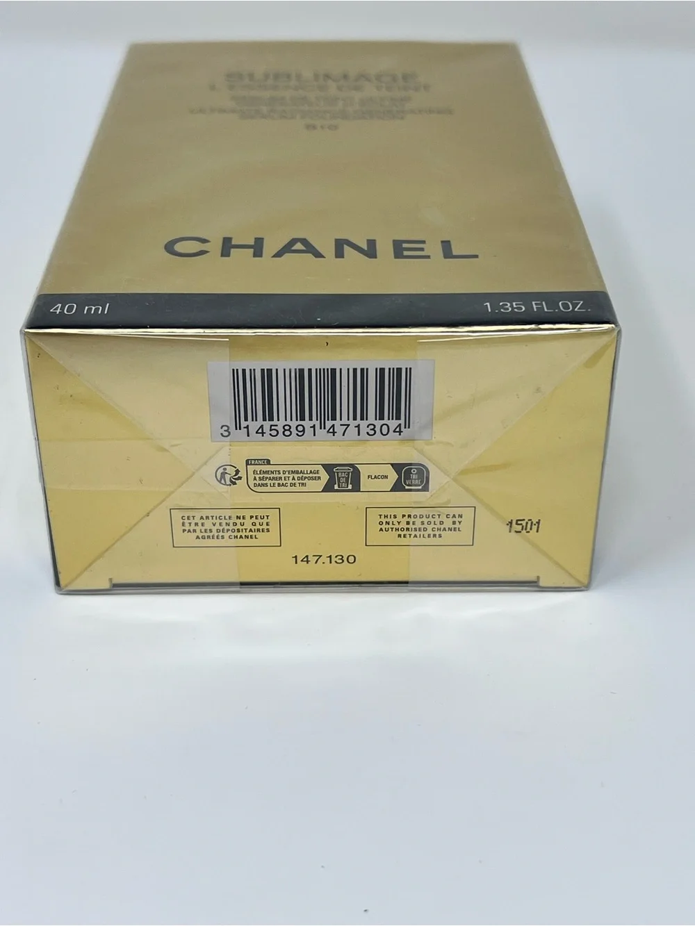 CHANEL Sublimage L’Essence de Teint Ultimate Serum Foundation, shade B10, 40 mL